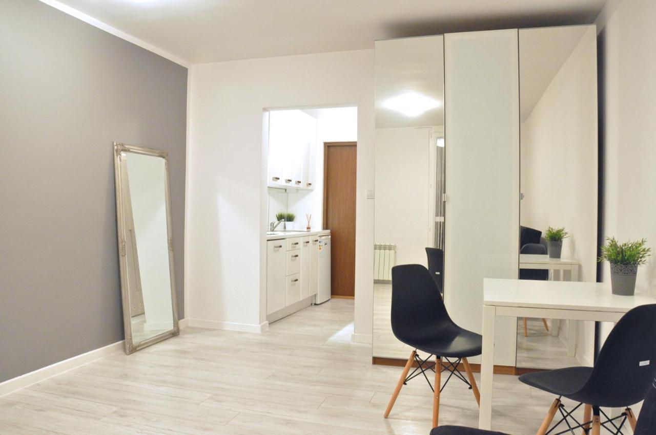 Nice And Comfy Studio Close To Old Town And Metro. Varsavia Esterno foto